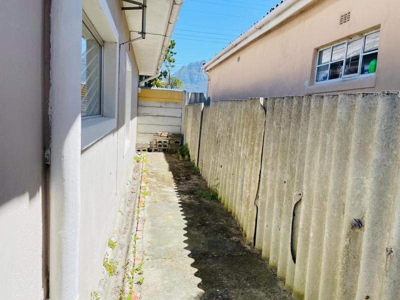 3 Bedroom Property for Sale in Athlone Western Cape